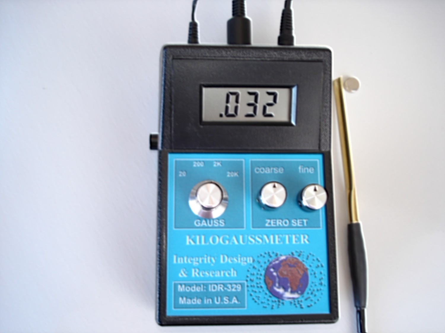 A picture of the DC hall-effect Kilogaussmeter IDR-329-T, magnet measurement