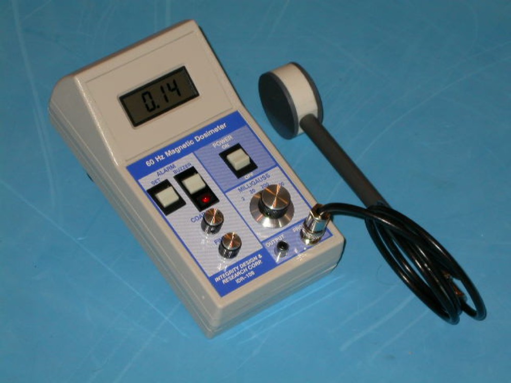 A picture of one of ELF gaussmeter IDR-109 is used by utilities,universities & government agencies. Reviewed by Radio Electronics magazine(5/90),EPA(june 1992), it has also become a prefered meter for field survey consultants